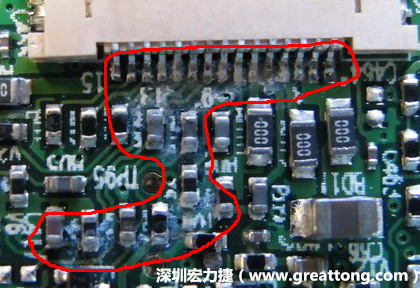 電路板疑似腐蝕氧化，懷疑電流異常過熱造成