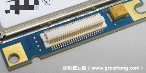 PCBA大講堂：板對板連接器下面裸銅設(shè)計(jì)，造成模組功能不良